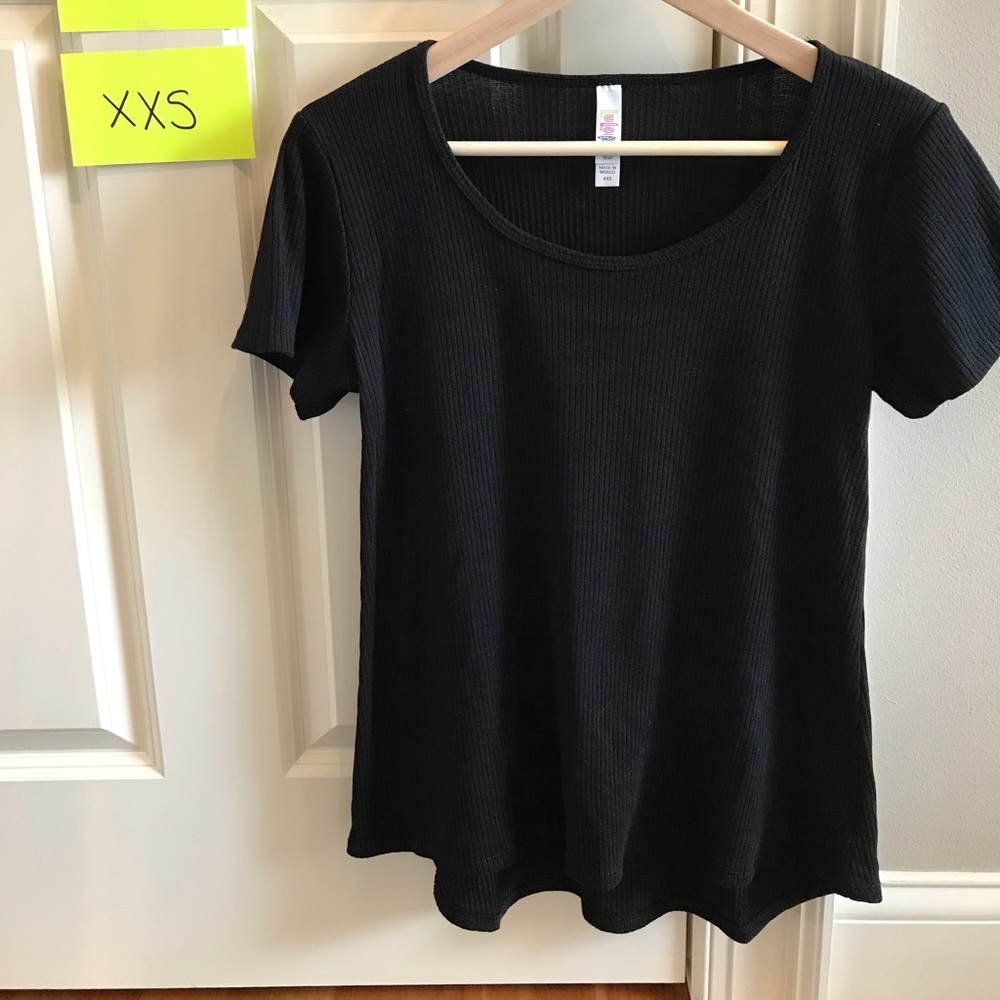 Xxs black lularoe Classic T!! 🖤